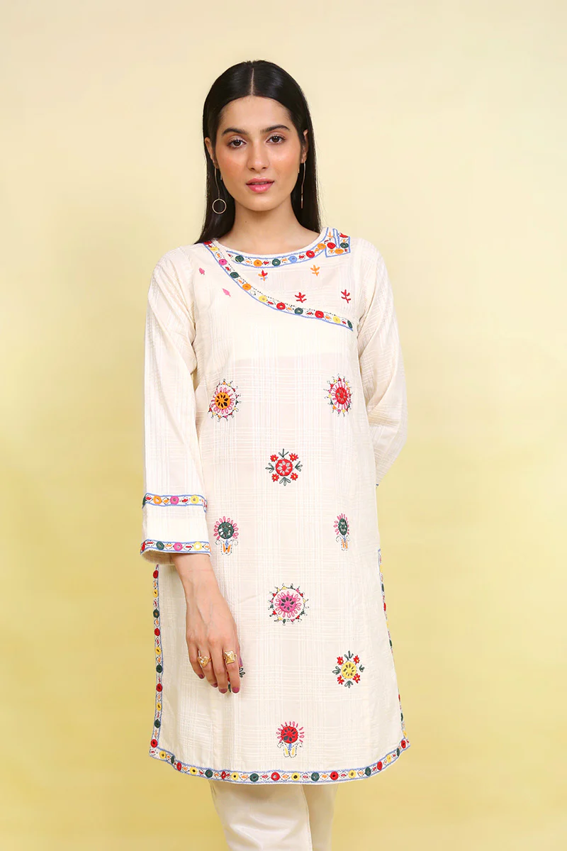 Kutch Montage Hand Embroidered Kurta - Image 5