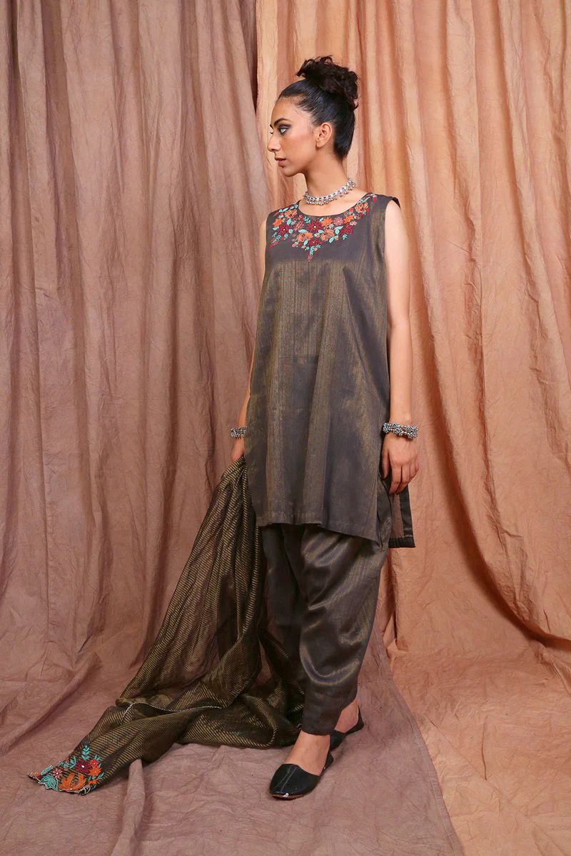 Kahlo Tales Suit - Image 3
