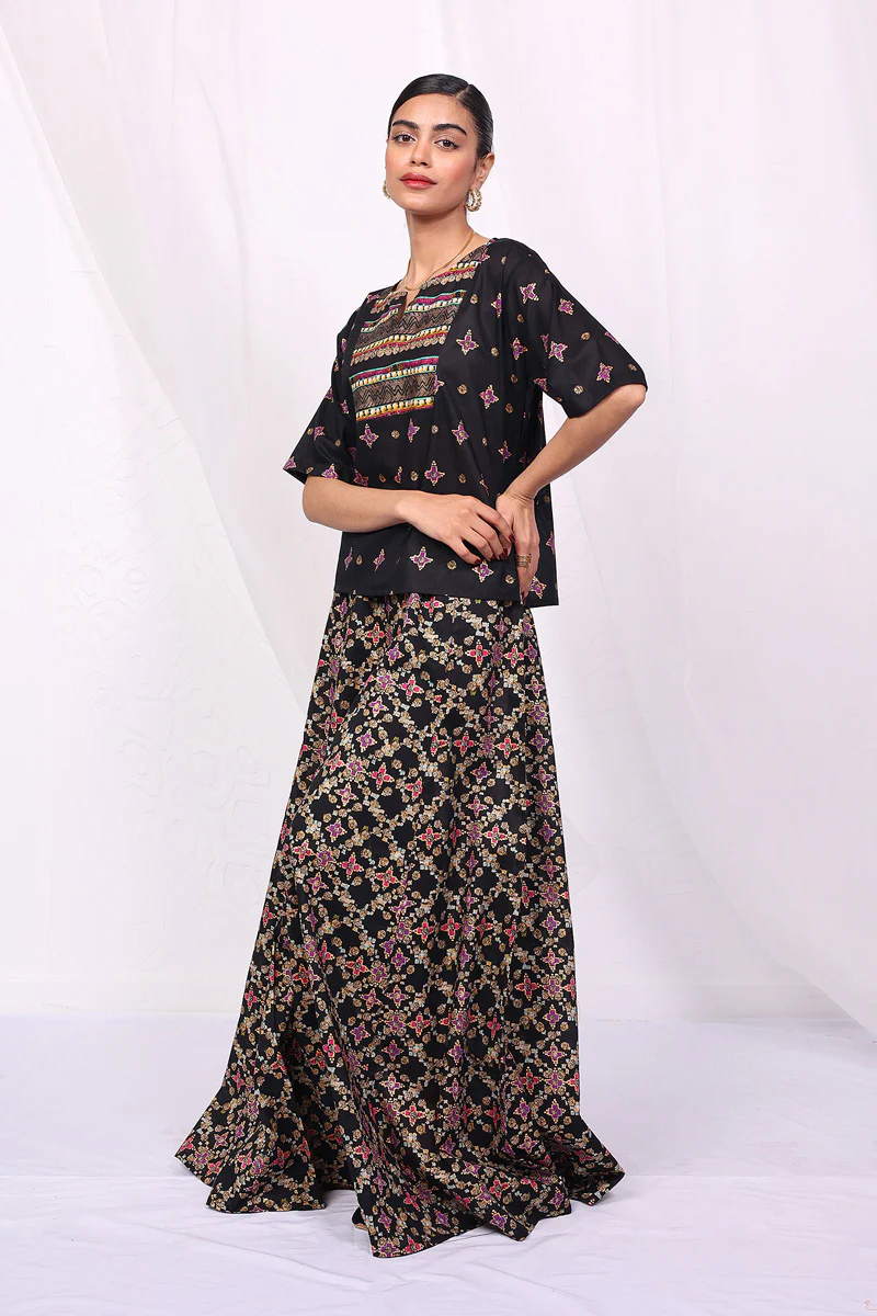 Zarnigar Skirt Co-ords - Image 3