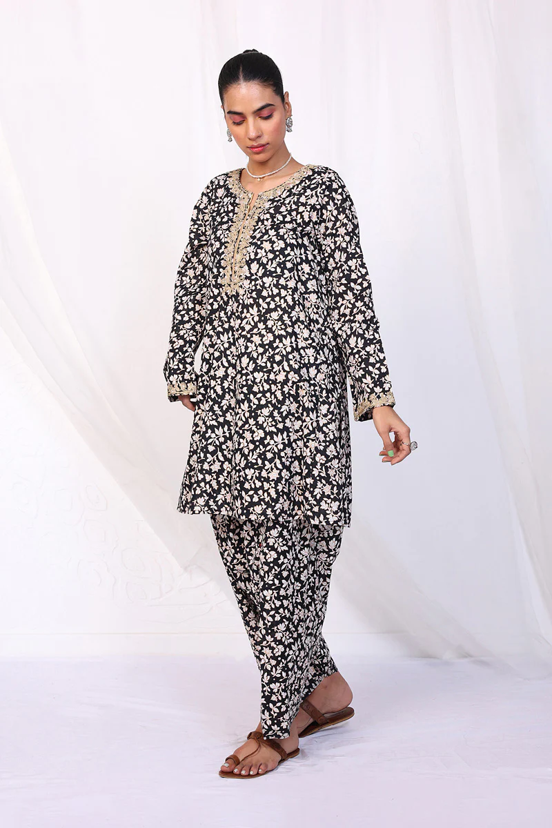 Mother of Pearls 2-Piece Suit - Image 3