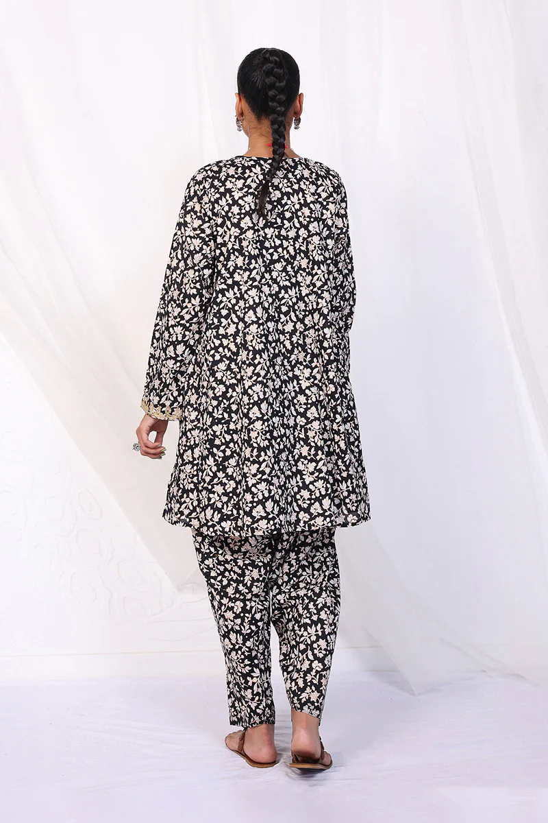 Mother of Pearls 2-Piece Suit - Image 4