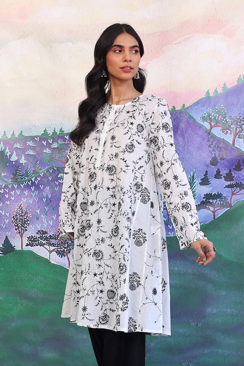 Bahar Monochrome Embroidered Kurta - Image 3