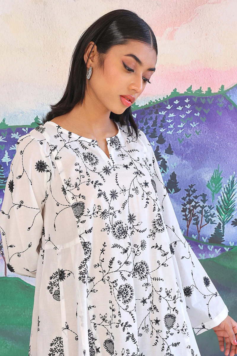 Bahar Embroidered Kurta - Image 2