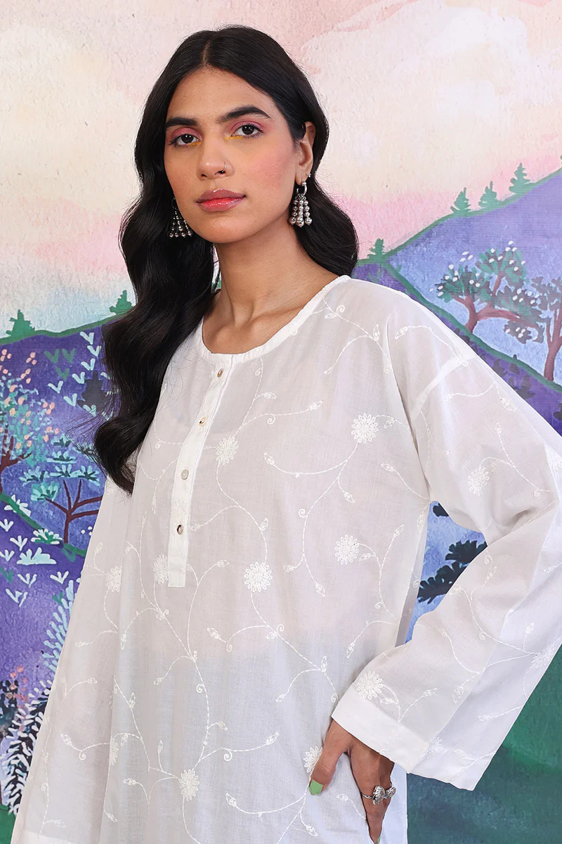 Bahar Embroidered Kurta - Image 2