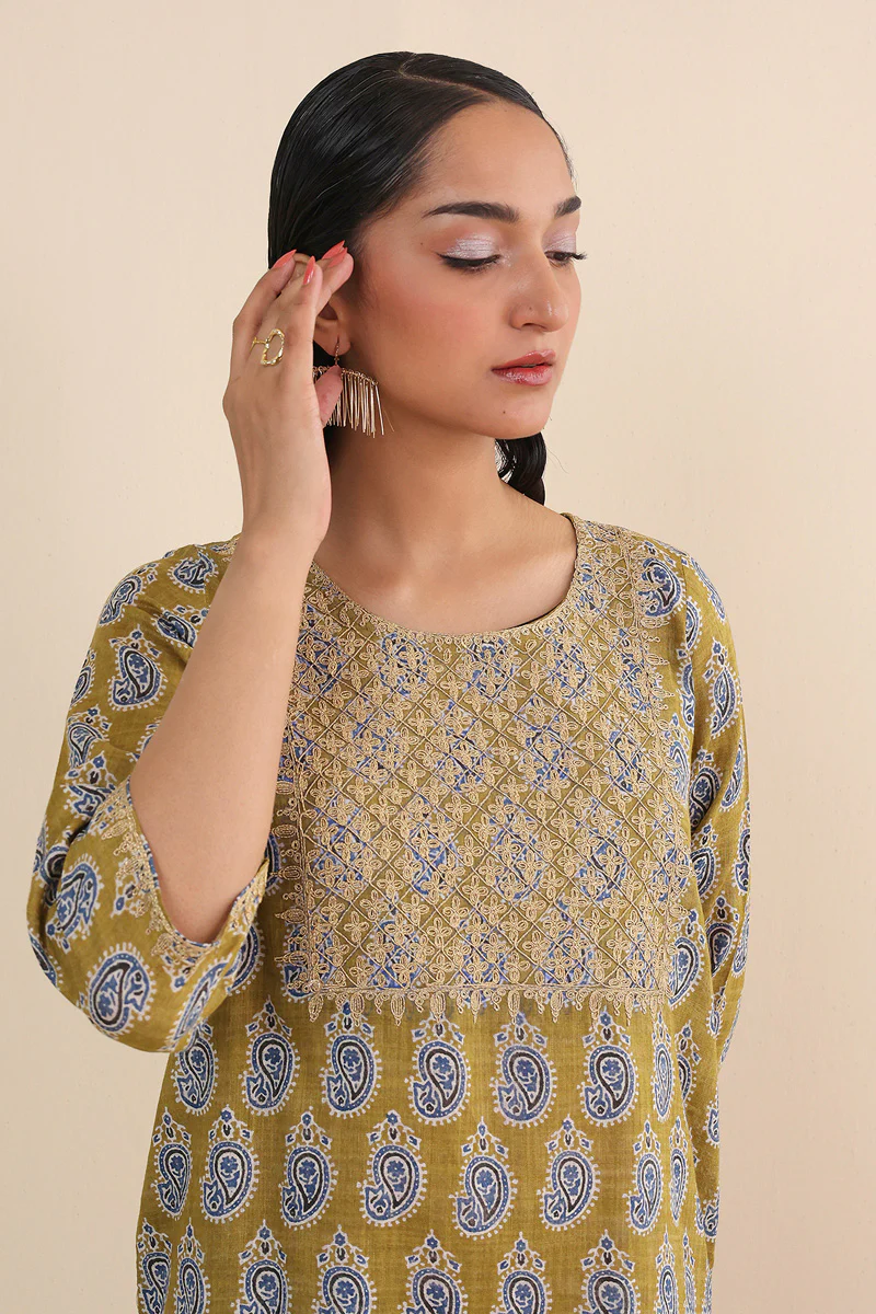 Ajrak Block Embridered Set - Image 6