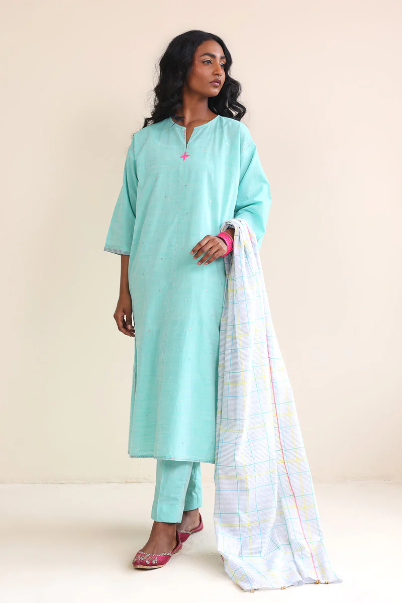 Suit Weavers Tale - Image 3