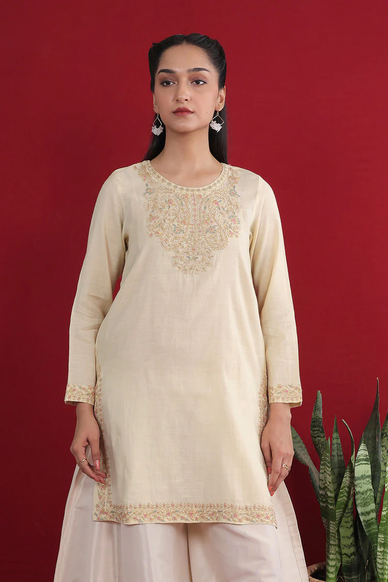 Shehzaadi Embroidered Kurti - Image 9