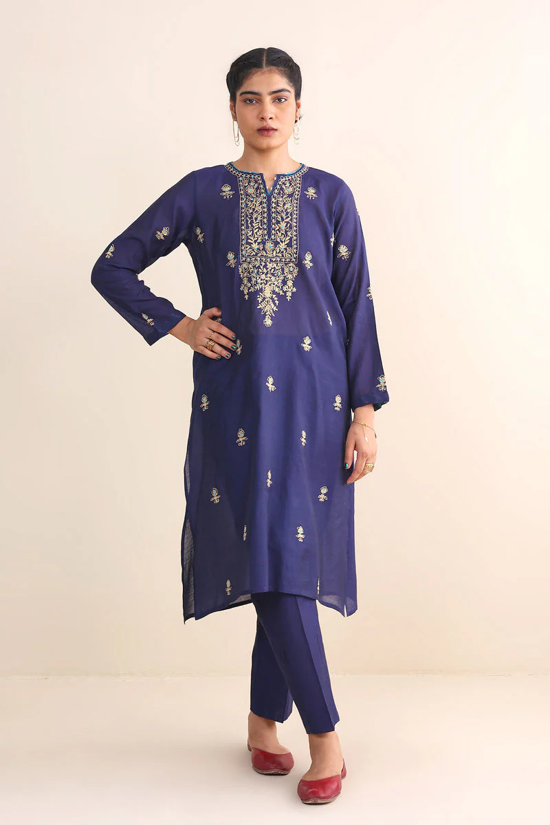 Shehzaadi Embroidered Kurta - Image 6