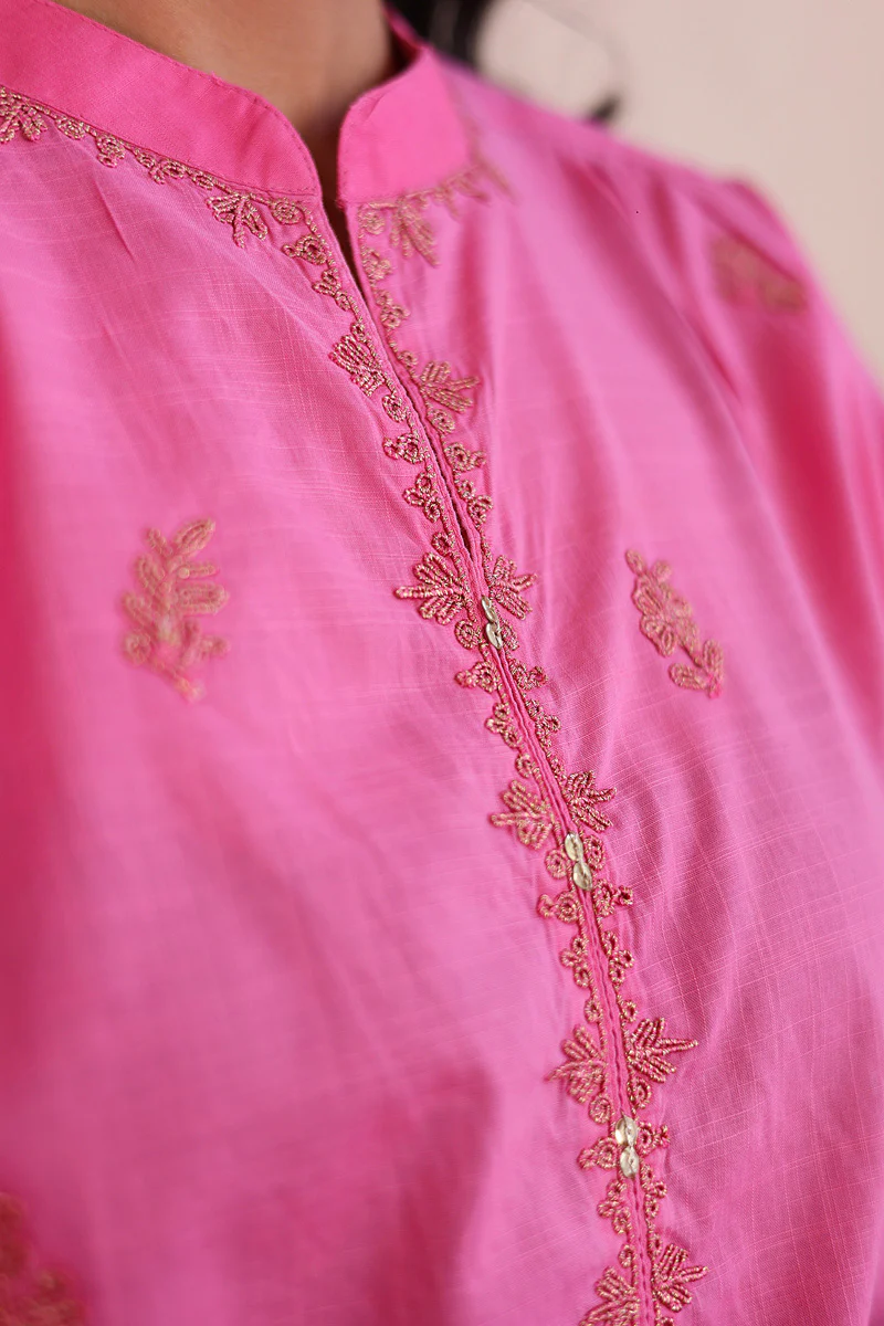 Desi Dreams Embroidered Kurti - Image 4