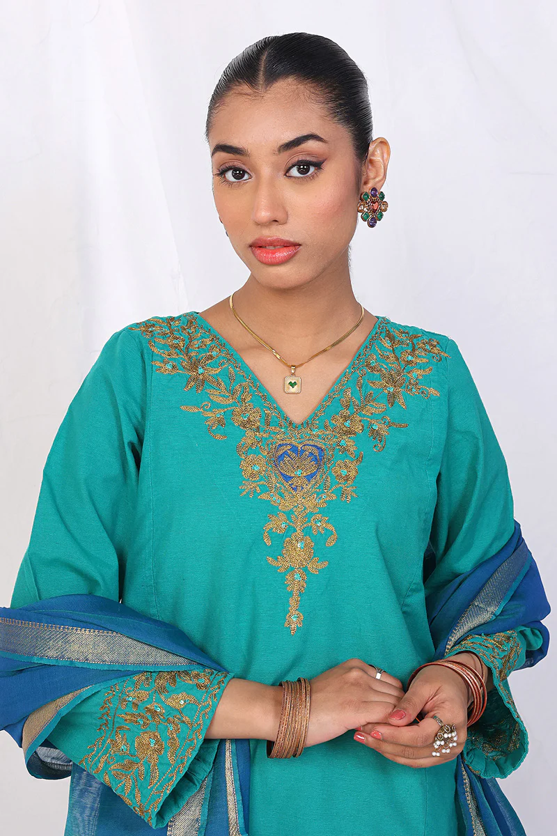 Aik Rang Asmani Suit - Image 2