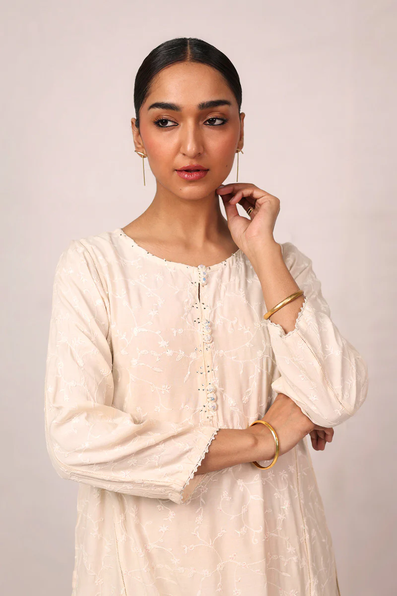 Embroidered Lumban Kurta - Image 3