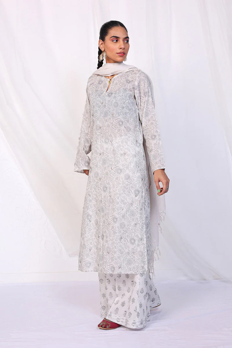 Timeless Romance Suit - Image 3