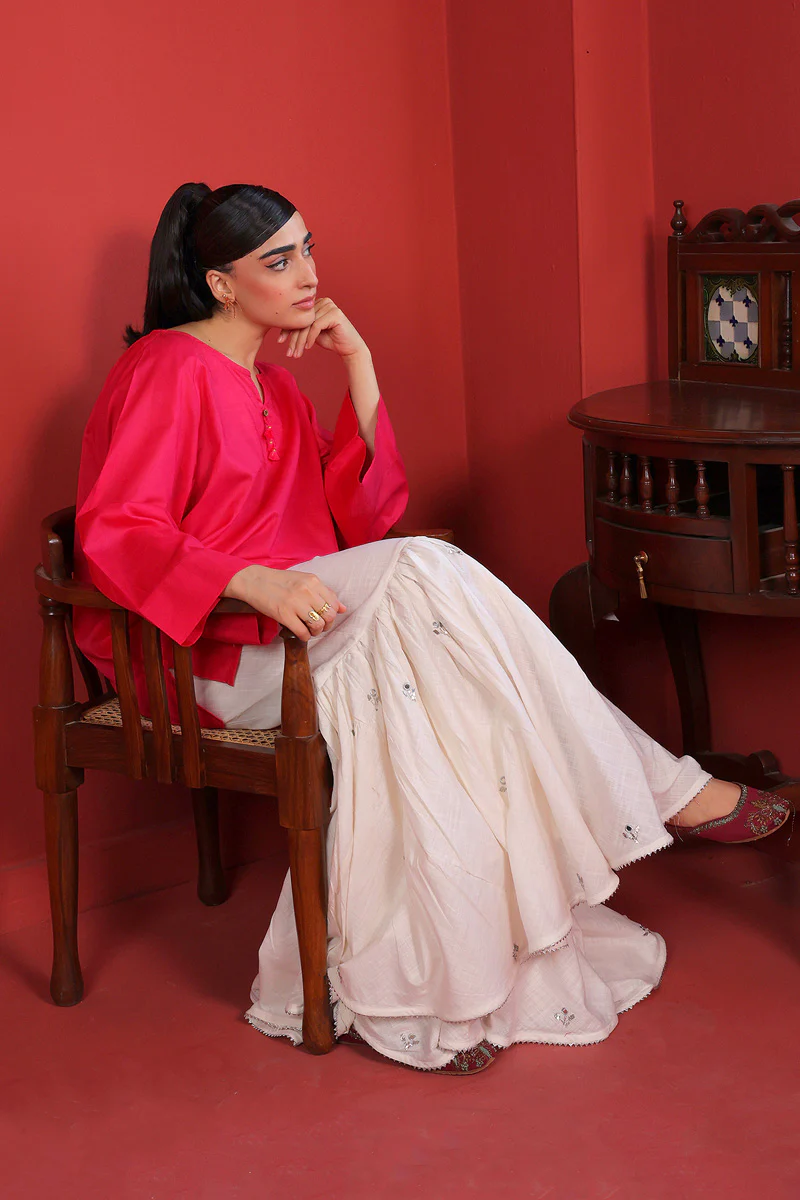 Mah e Noor Gharara - Image 2