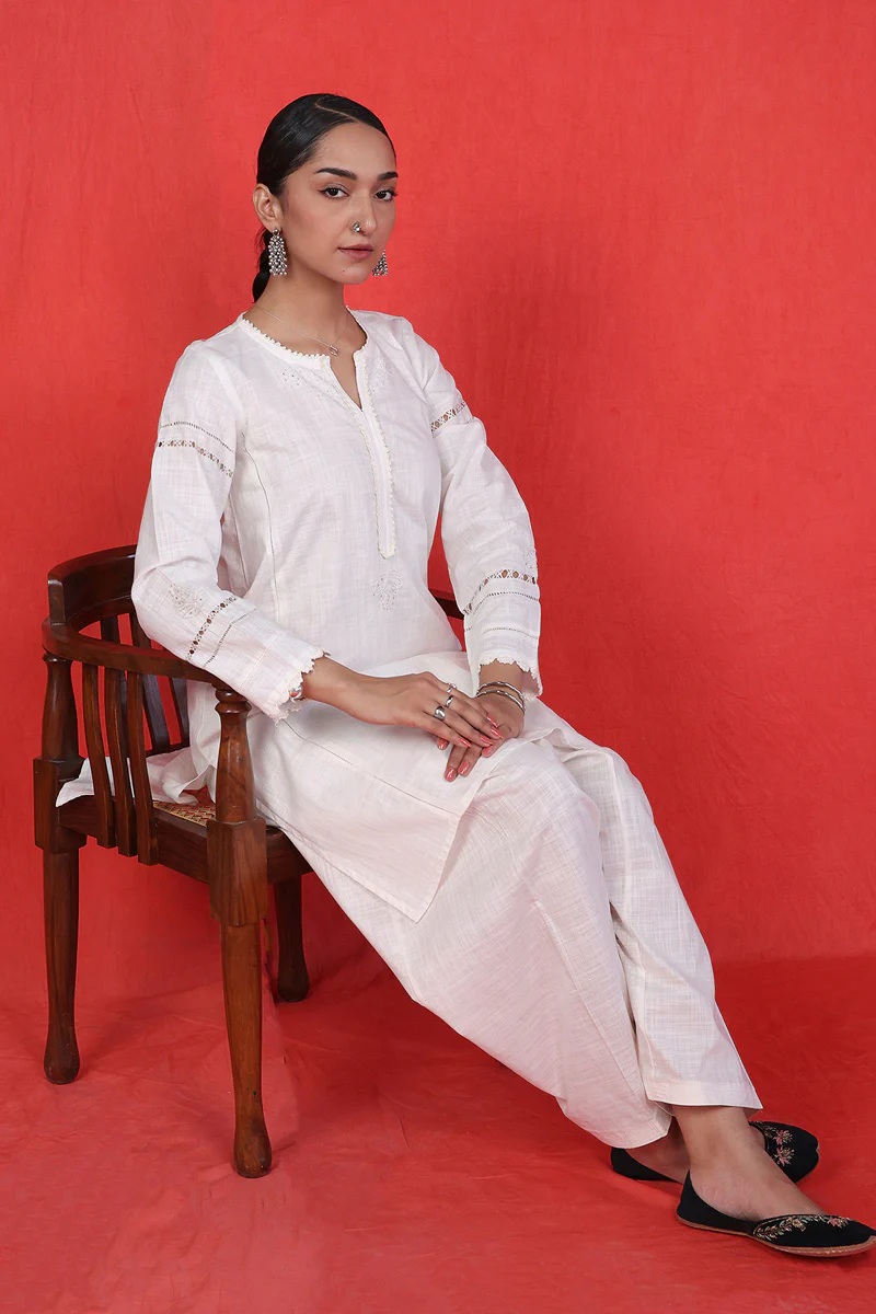 Artisinal Tarkashi Suit - Image 4