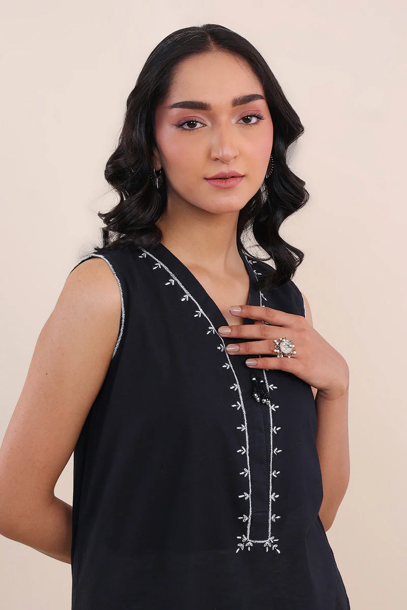Sitara Hand Embroidered - Image 8