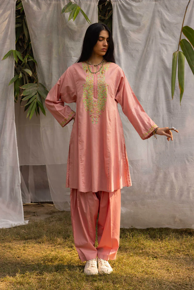Waadi-e-Farhang Suit - Image 2