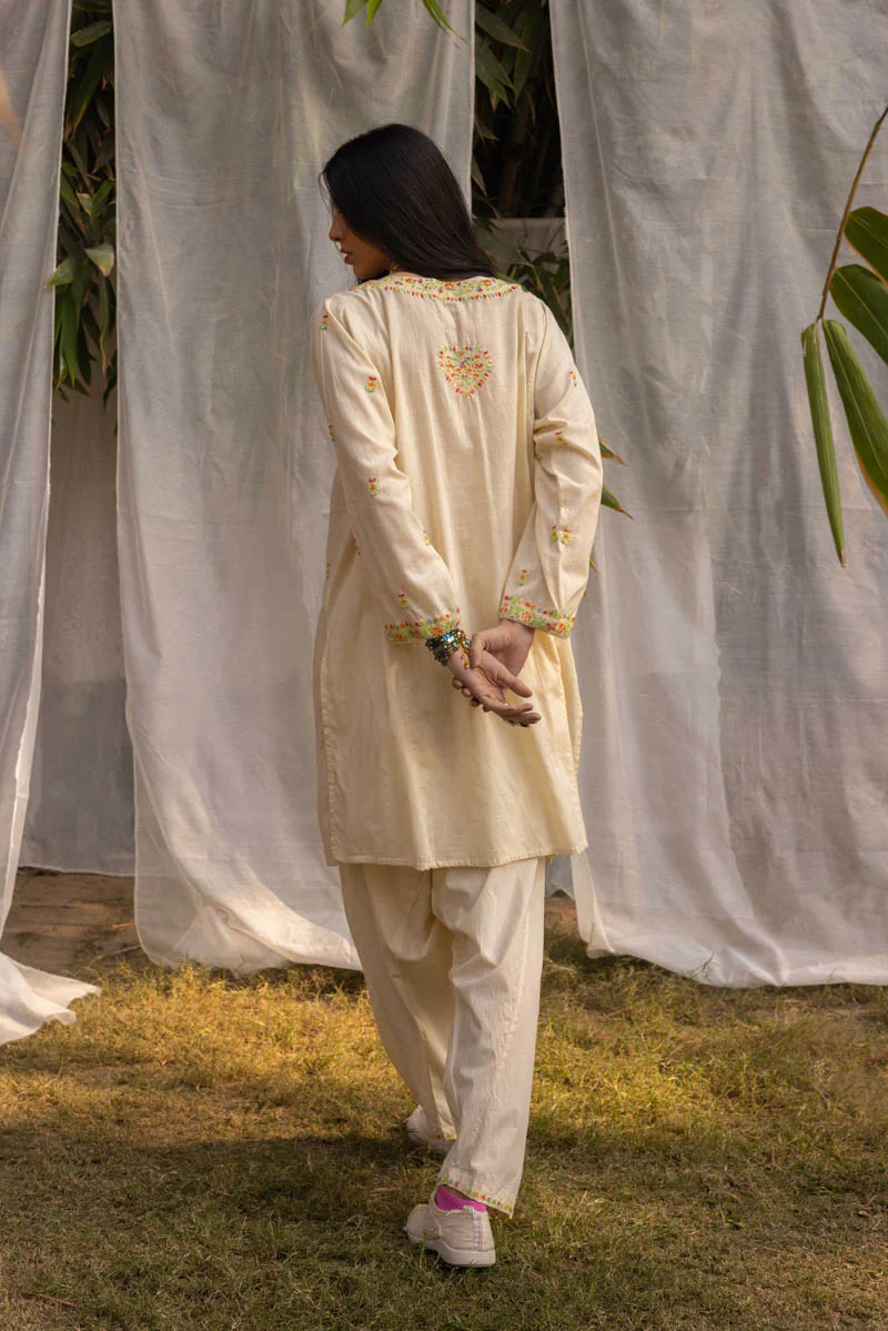 Gul-e-Waadi Suit - Image 4