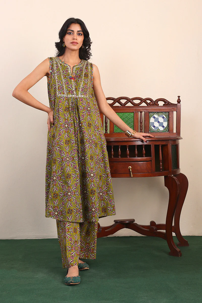 Turkksh Delight Embroidered 2-Piece - Image 3