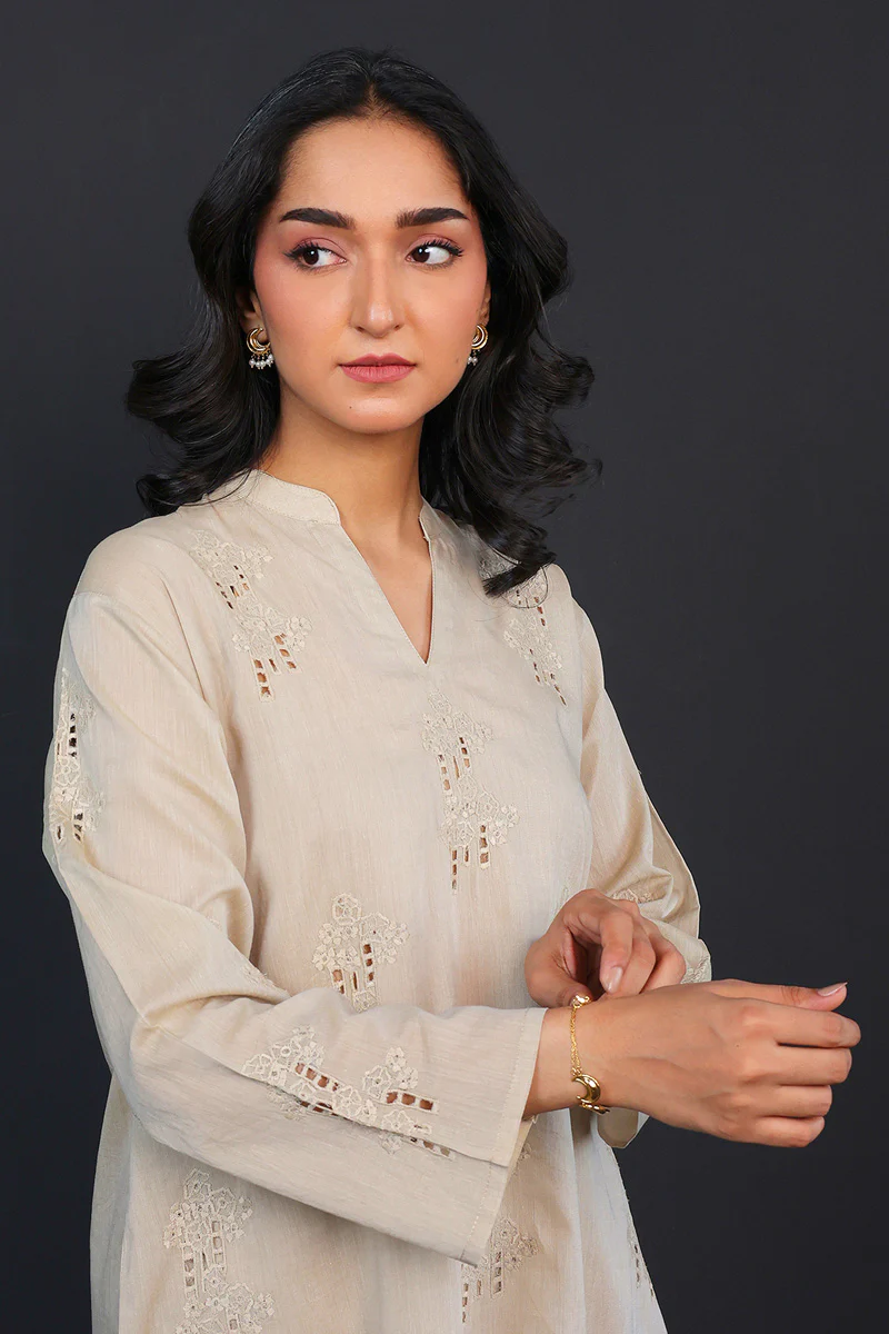 Nailing a Corner Cutwork Suit - Image 2