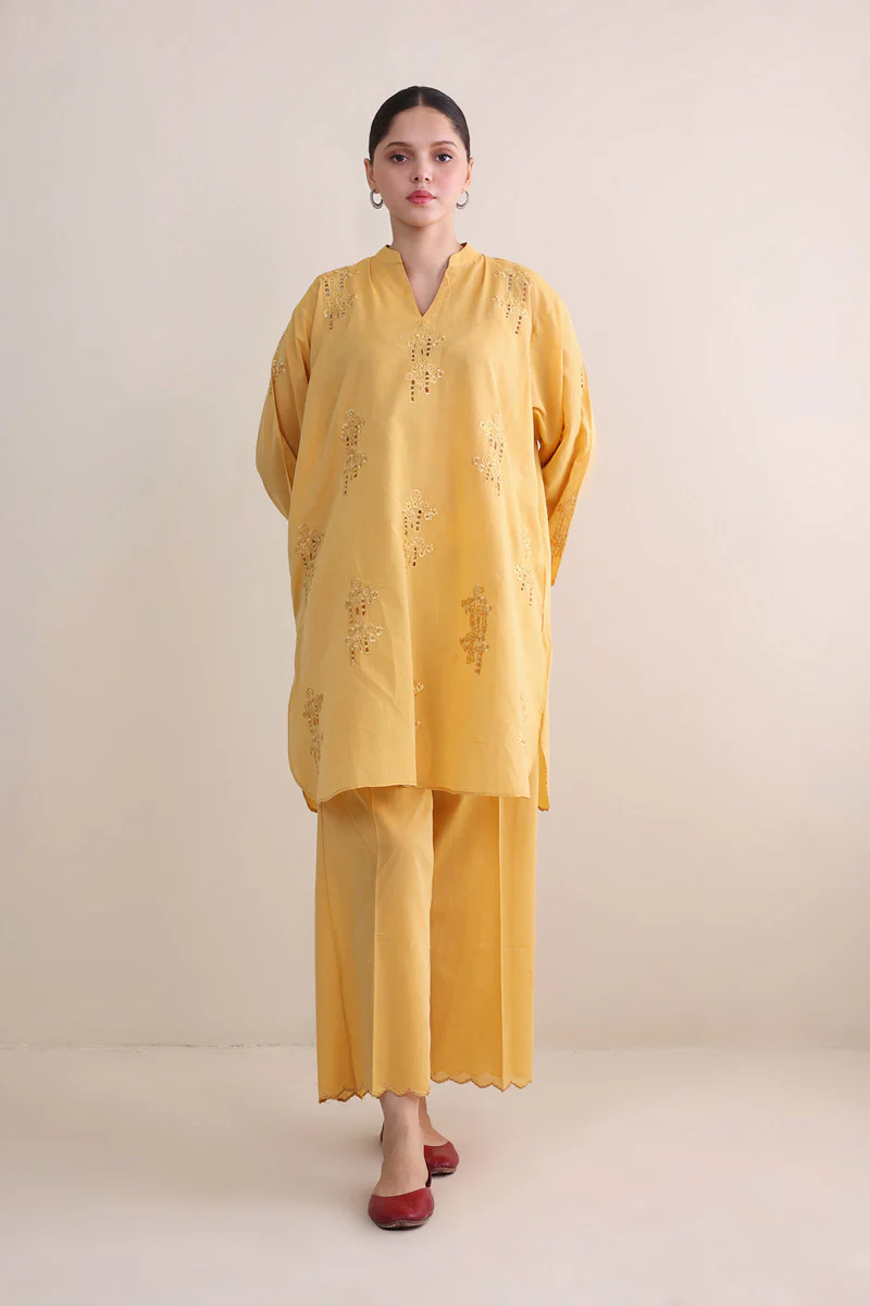 Nailing a Corner Cutwork Suit - Image 7