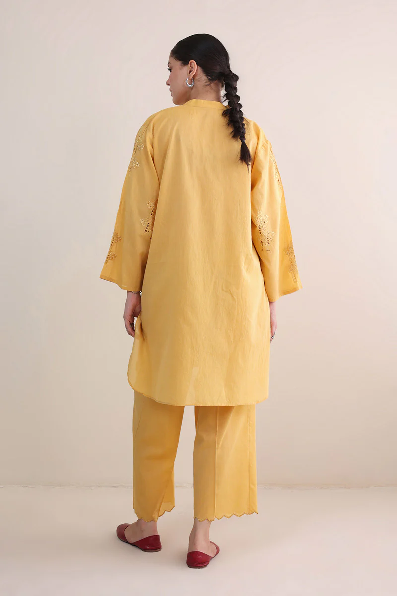 Nailing a Corner Cutwork Suit - Image 9
