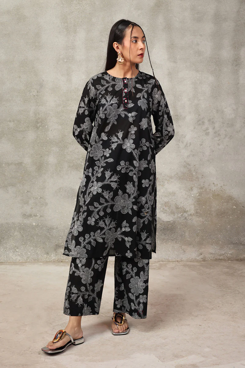 Bead Work Style Suit - Image 4