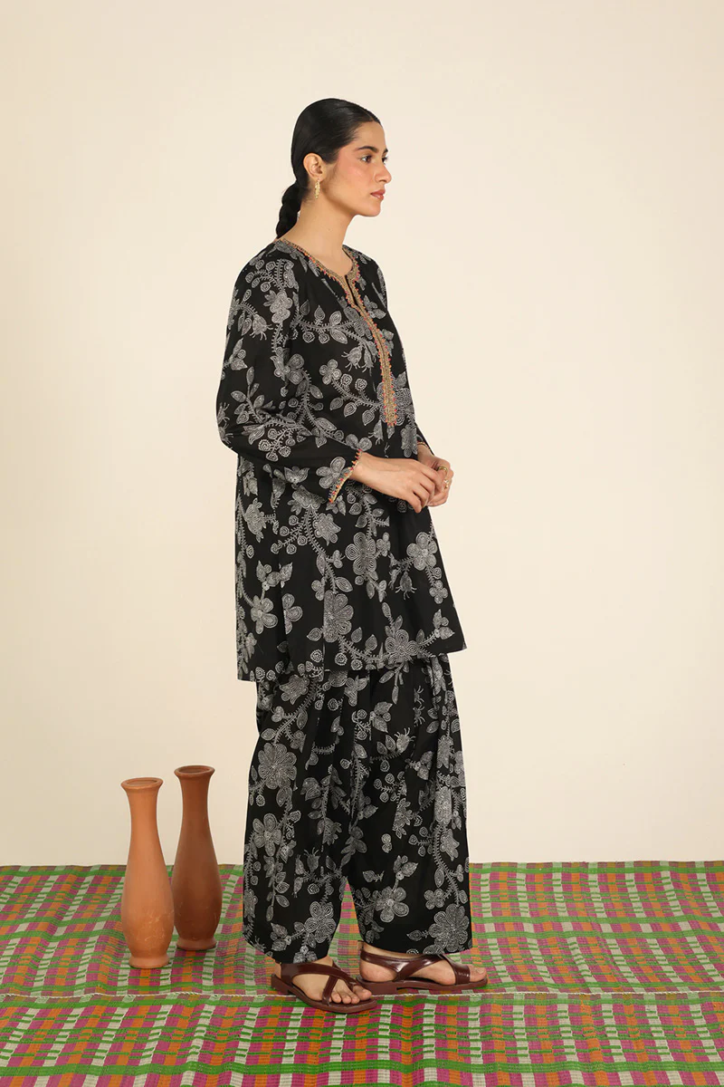 Floral Bead Work Ensemble - Image 3