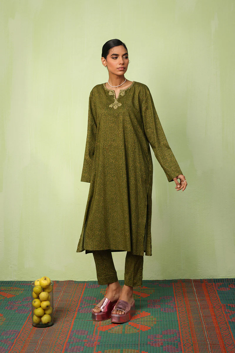 Feather Flow Monotone Ensemble - Image 5