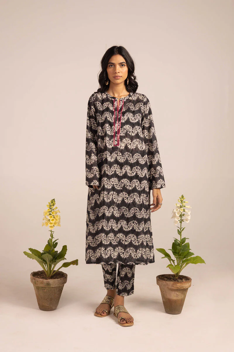 Shibori Spotlight Dyed Ensemble - Image 17