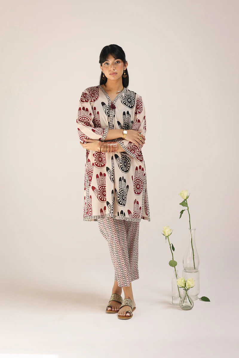 Zar-e-Mehndi Ensemble - Image 2
