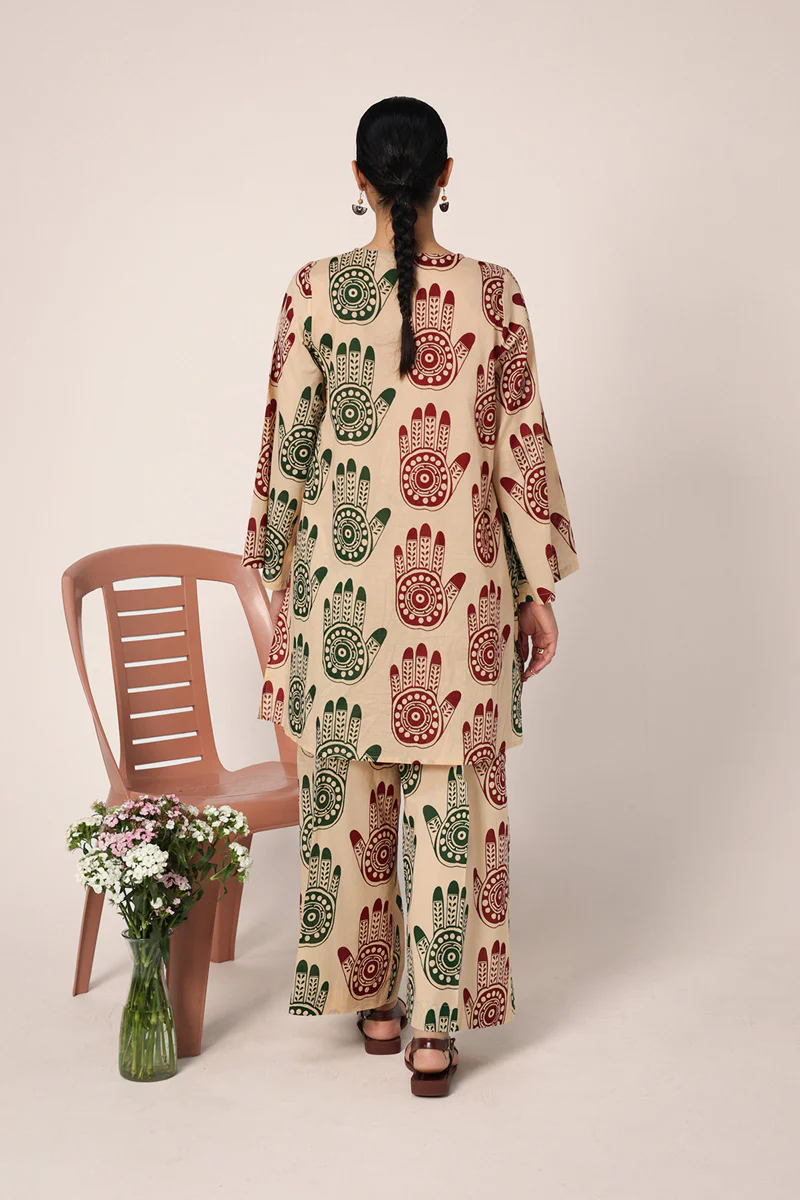 Mehndi Dastaan Suit - Image 10