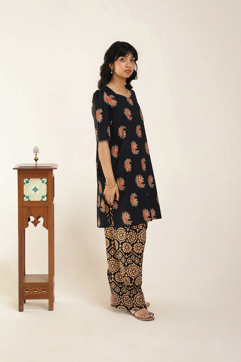 Zarnoor Gotta Glow Suit - Image 2