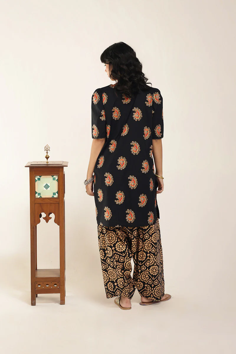 Zarnoor Gotta Glow Suit - Image 5