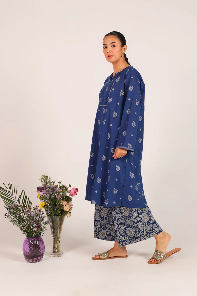 Jacquard Majesty Mukesh Ensemble - Image 15