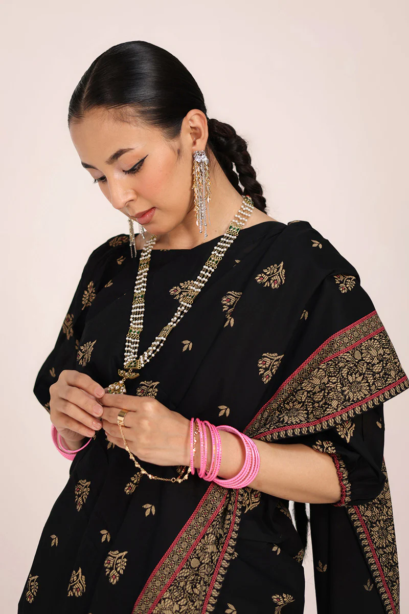 Zarqash Jacquard Majesty Saree - Image 4