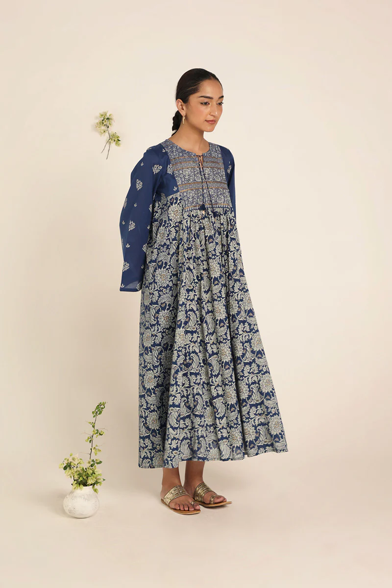 Jacquard Majesty Gold Whirl Frock - Image 9