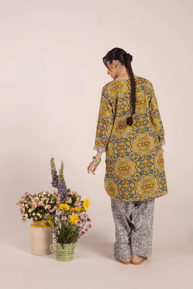 Persian Tiles Contrast Ensemble - Image 4