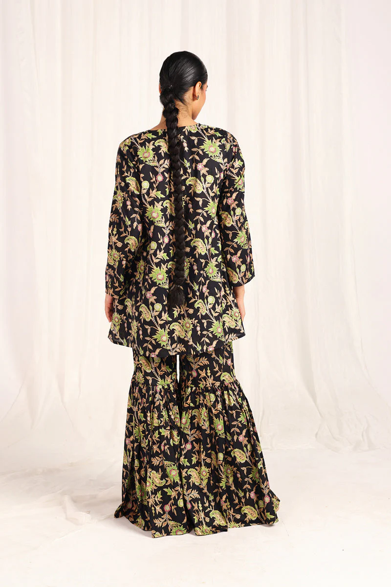 Gilded Florals Riwaayat Set - Image 18