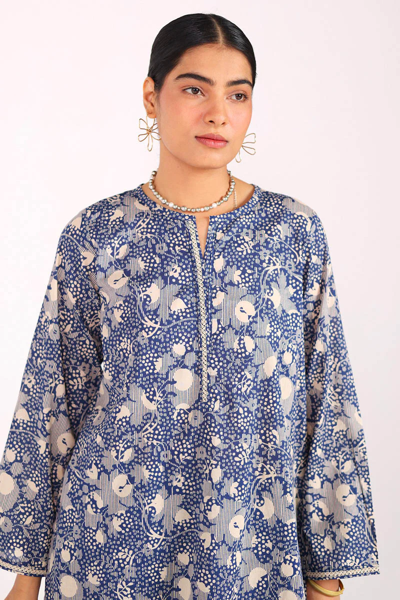 Coordinated Gul E Aqs Duo - Image 8