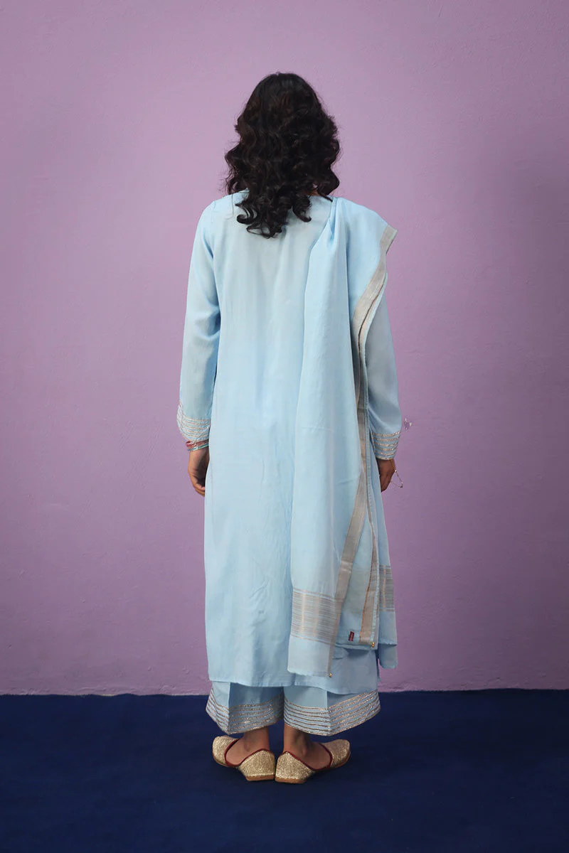 Mehfil-e- Zareen Suit - Image 17