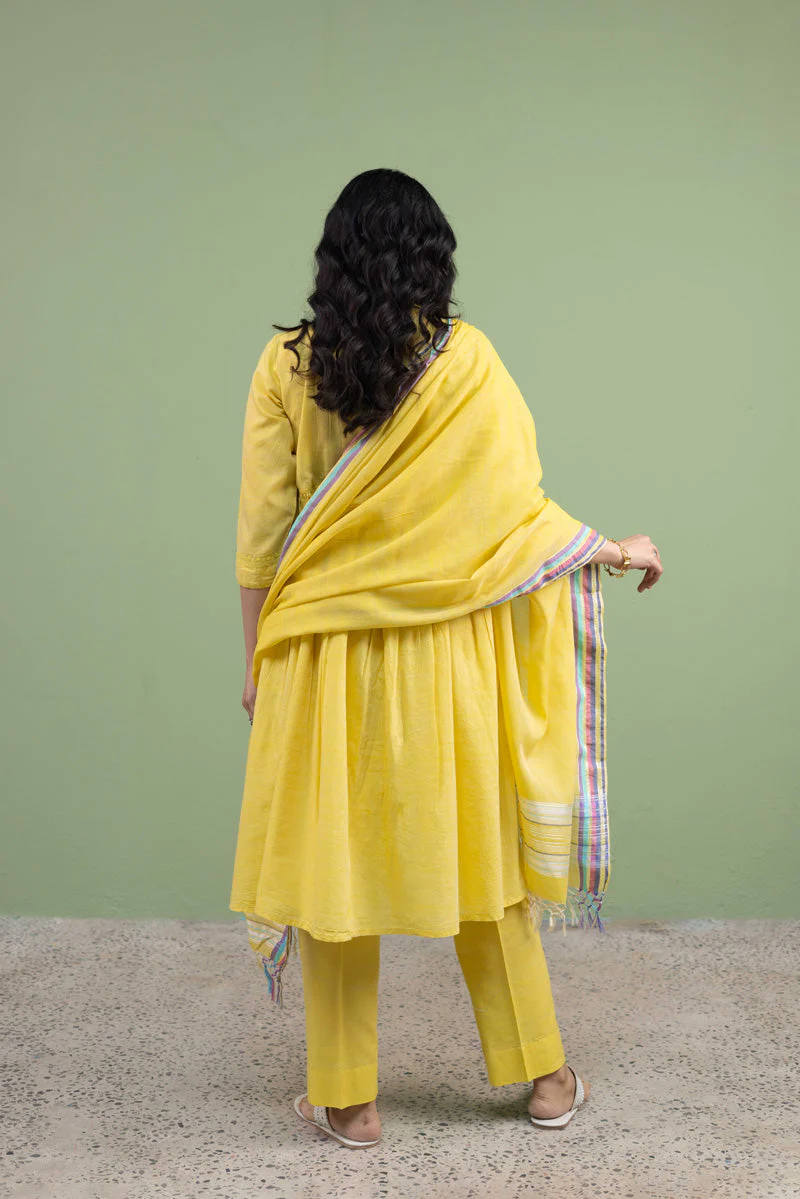 Aina Aangan Suit - Image 13