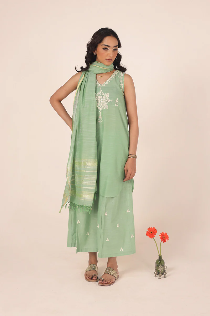 Aina-e-Mehmal Suit - Image 6