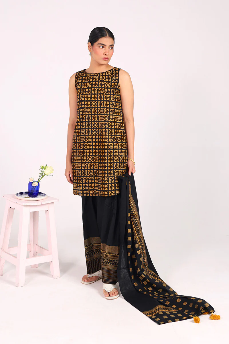 African Charm Block-Print Heritage Ensemble - Image 5