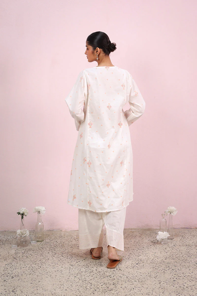 Tangalia Tales Woven Duo - Image 10