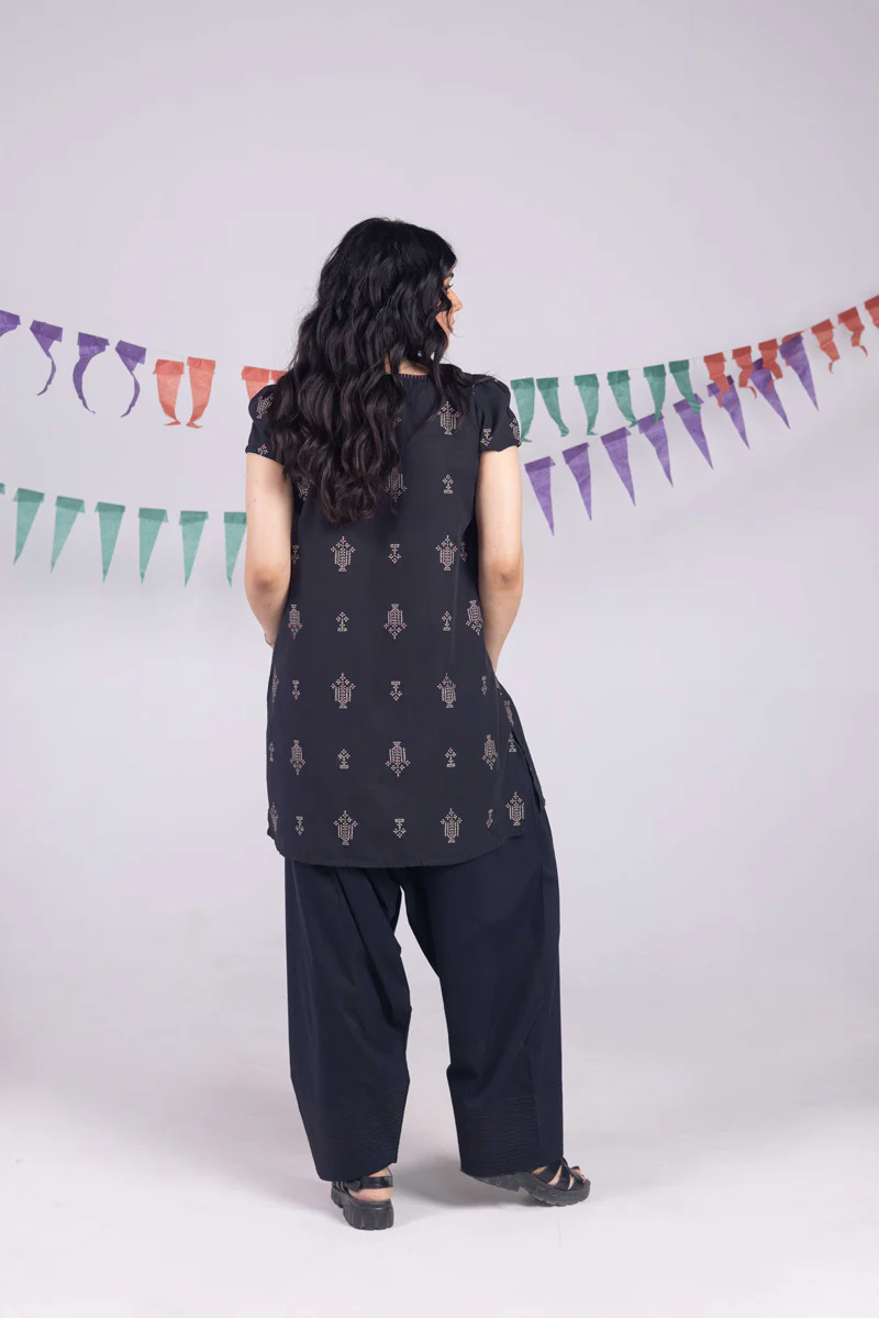 Tangalia Tales Woven Whispers Duo - Image 4