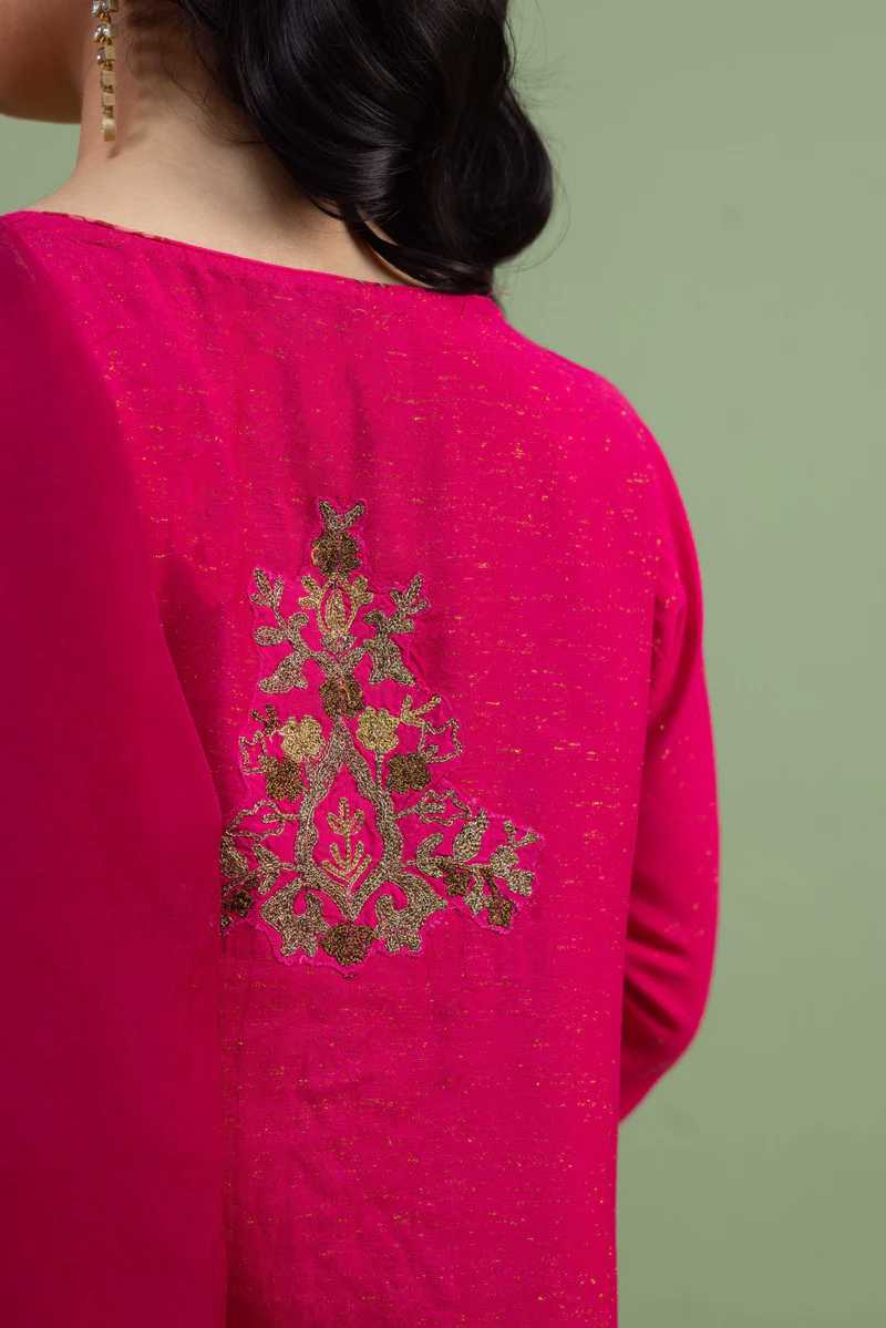 Hues of Red Opulent 3-Piece Suit - Image 5