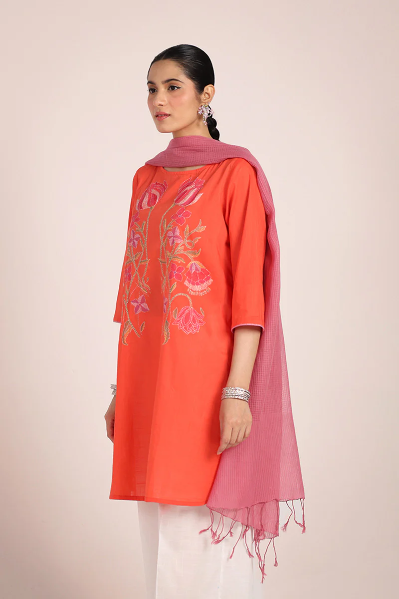 Artisanal Feminine Zaib Kurta - Image 3