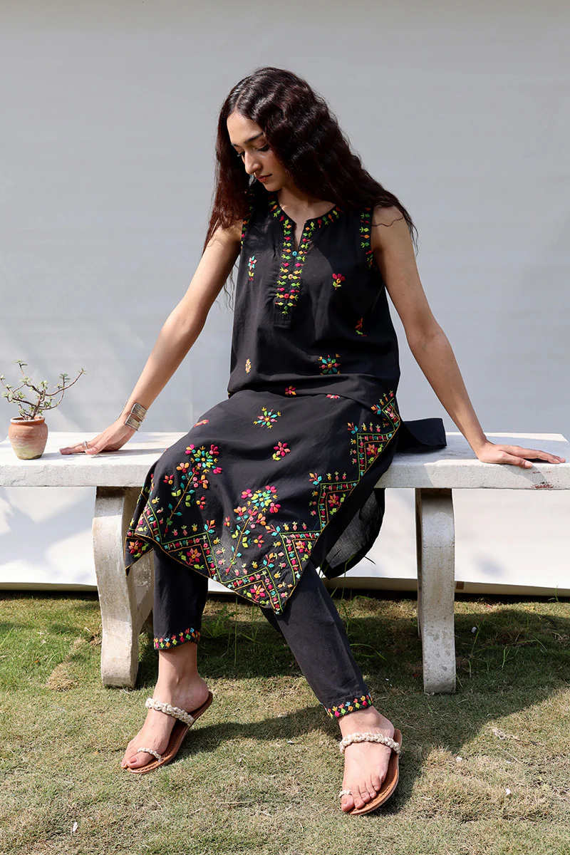 Hand Embroidered Patti Set - Image 9