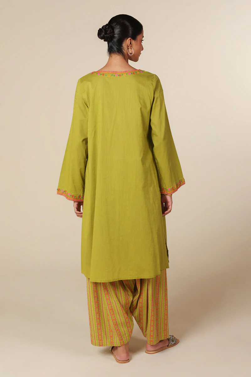 Rangeen Qissay Embroidered Set - Image 13