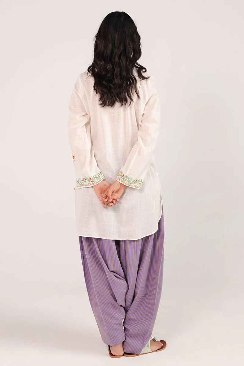 Rangeen Qissay Embroidered Set - Image 5